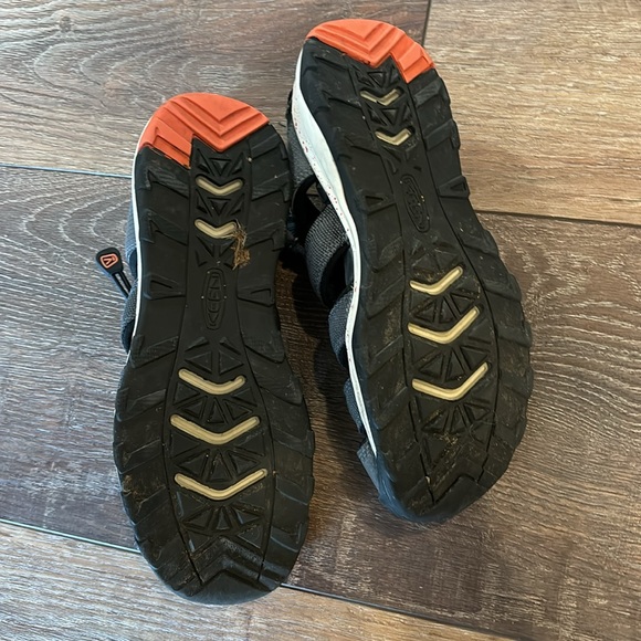 Keen sandals - Picture 2 of 3